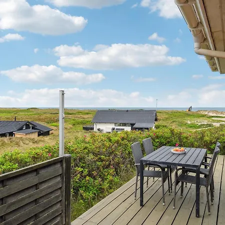 4 Bedroom Stunning In Holiday home
