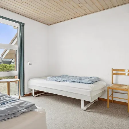 4 Bedroom Stunning In Holiday home *