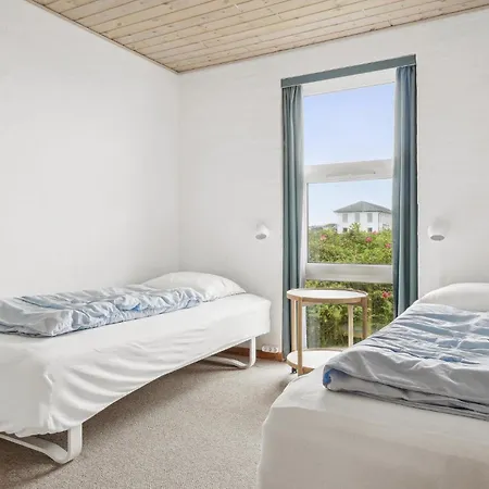 4 Bedroom Stunning In بيت للعطل ثيستد