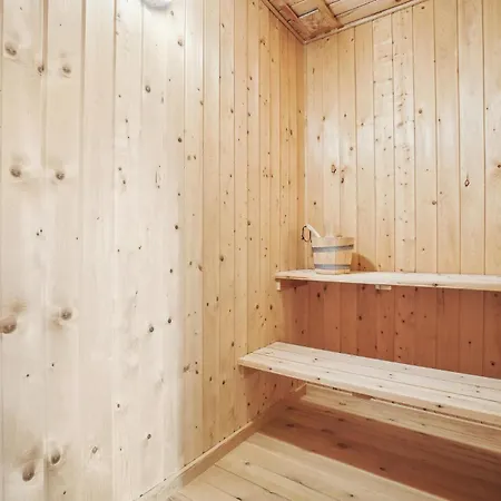 4 Bedroom Stunning In 別荘 ティステズ