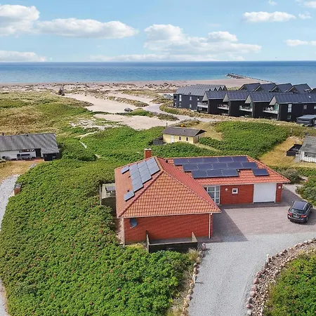 4 Bedroom Stunning In Holiday home